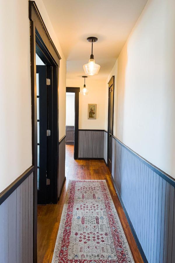 The Pub- 8Br Free Parking, Minutes From Falls & Casino Niagara Falls Exterior photo