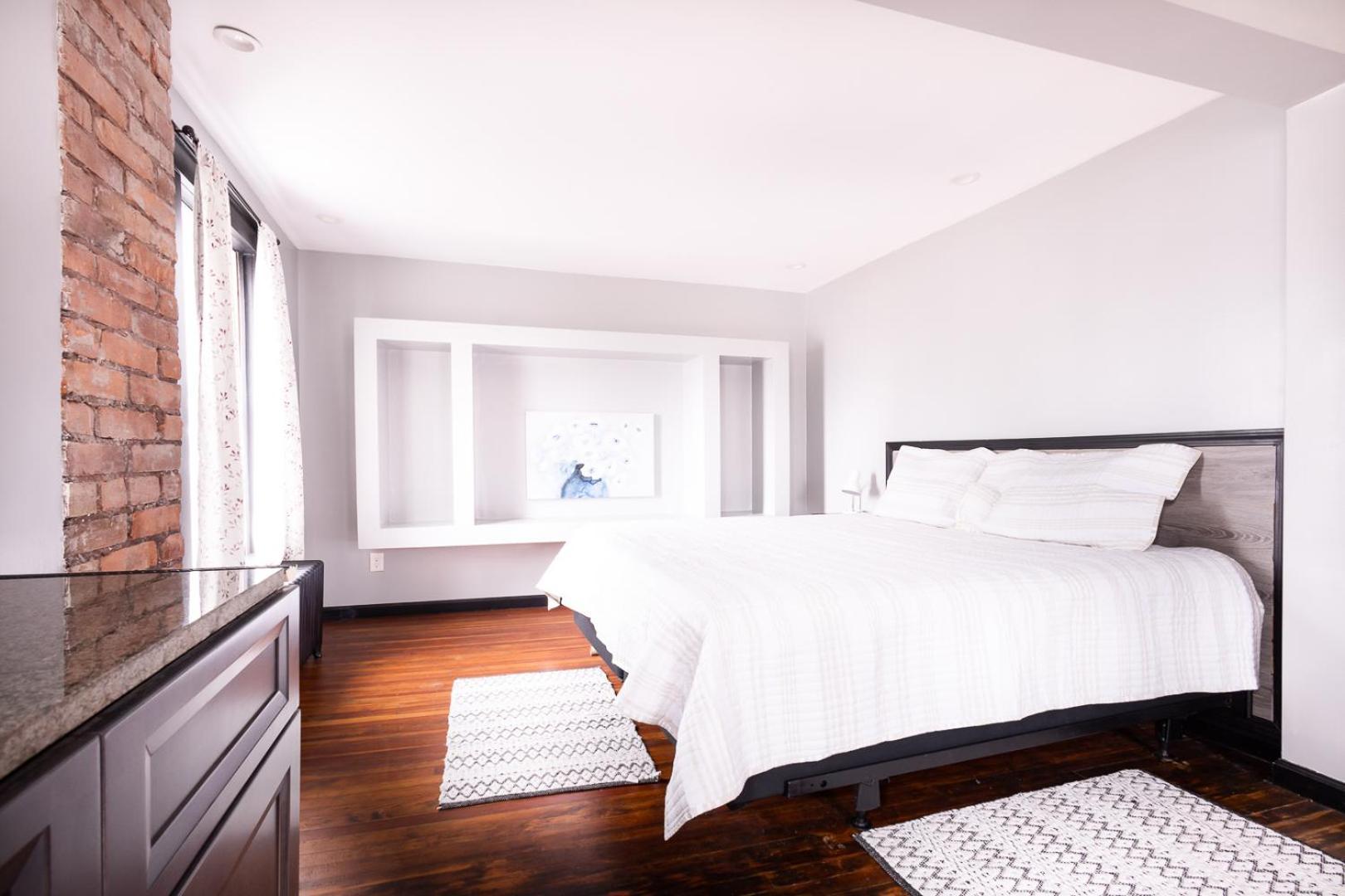 The Pub- 8Br Free Parking, Minutes From Falls & Casino Niagara Falls Exterior photo
